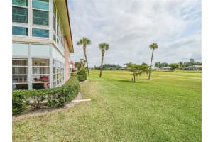 29 Pine Arbor Lane 106, Vero Beach, FL 32962 Sold 05/15/24