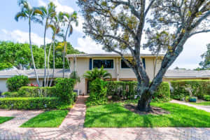 2 Stratford Drive B, Boynton Beach, FL 33436 Sold 05/16/25
