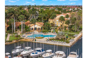 180 Yacht Club Way 207, Hypoluxo, FL 33462 Sold 05/14/24