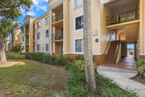 180 Yacht Club Way 207, Hypoluxo, FL 33462 Sold 05/14/24