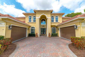 679 SW Squire Johns Lane, Palm City, FL 34990 Sold 08/30/24