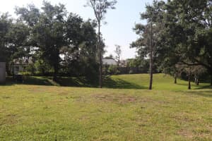 1048 Park Hill Drive, Haverhill, FL 33417 Sold 01/31/25