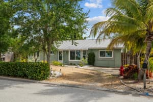 8711 SE Eagle Avenue, Hobe Sound, FL 33455 Sold 06/18/24