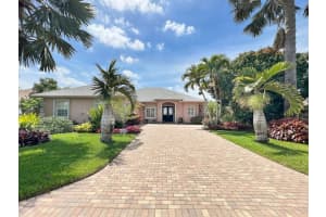 454 NW Sunflower Place, Jensen Beach, FL 34957 Sold 05/17/24