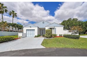 2 Hastings Lane, Boynton Beach, FL 33426 Sold 05/16/24