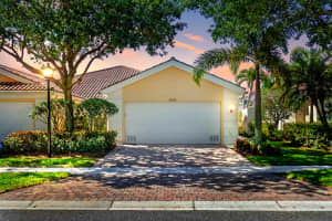 8220 Saint Johns Court, Wellington, FL 33414 Sold 06/17/24