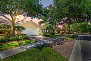 8220 Saint Johns Court, Wellington, FL 33414 Sold 06/17/24
