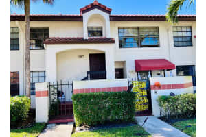 608 Lincoln Court, Deerfield Beach, FL 33442 Sold 06/13/24