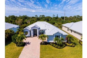 299 11th Square SW, Vero Beach, FL 32962 Sold 09/23/24