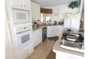 525 Hemingway Terrace 9, Fort Pierce, FL 34982 Sold 06/07/24