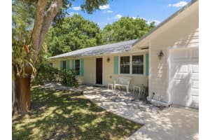 546 10th Court, Vero Beach, FL 32962 Sold 08/26/24