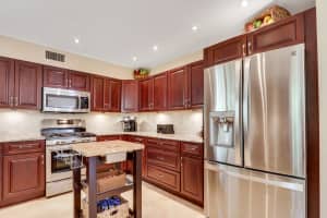 408 Woodview Circle, Palm Beach Gardens, FL 33418 Sold 06/26/24