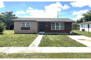 1468 7th Street Street, West Palm Beach, FL 33401 Sold 05/13/24