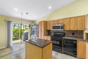 7 Fenwick Place, Boynton Beach, FL 33426 Sold 05/28/24