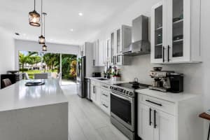 1004 Bedford Avenue, Palm Beach Gardens, FL 33403 Sold 06/14/24