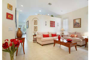 6163 Arlington Way, Fort Pierce, FL 34951 Sold 10/15/24