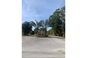 6350 Tropical Way, Vero Beach, FL 32967 Sold 05/09/24