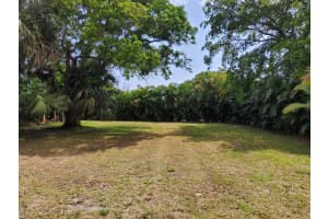 1017 Ardmore Road, West Palm Beach, FL 33401 Sold 12/03/24