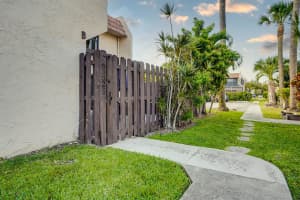 6332 Seven Springs Boulevard B, Greenacres, FL 33463 Sold 07/08/24
