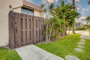 6332 Seven Springs Boulevard B, Greenacres, FL 33463 Sold 07/08/24