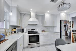 5780 Fernley Drive W 109, West Palm Beach, FL 33415 Sold 03/21/25