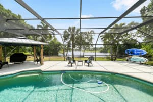 582 SE Ashley Oaks Way, Stuart, FL 34997 Sold 05/31/24