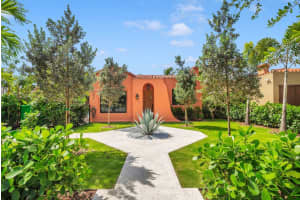 MLS# R10977657, West Palm Beach, Florida 33401