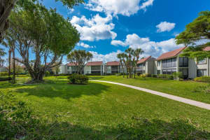 5690 Fairway 102, Boynton Beach, FL 33436 Sold 06/03/24
