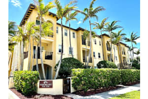 3238 NE 13 Street, Pompano Beach, FL 33062 Sold 01/02/25