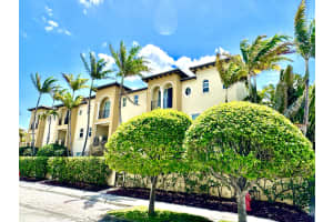 3238 NE 13 Street, Pompano Beach, FL 33062 Sold 01/02/25