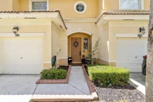 381 River Bluff Lane, Royal Palm Beach, FL 33411 Sold 06/03/24