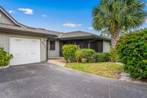 643 Centre Court SW 102, Vero Beach, FL 32962 Sold 09/20/24