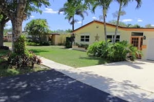 300 S 57th Ave, Hollywood, FL 33023, Sold 07/24/24