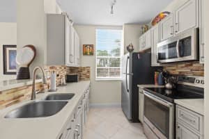 651 Okeechobee Blvd APT 211, West Palm Beach, FL 33401, Sold 06/07/24