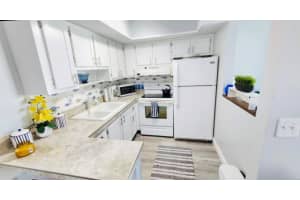 2929 SE Ocean Boulevard J 8, Stuart, FL 34996 Sold 05/20/24