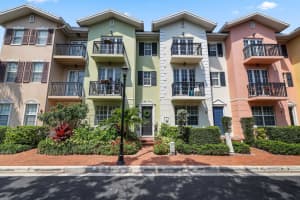 1050 E Heritage Club Circle, Delray Beach, FL 33483 Sold 05/24/24
