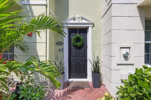 1050 E Heritage Club Circle, Delray Beach, FL 33483 Sold 05/24/24