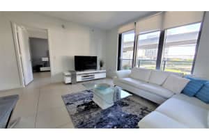 31 6th Street, Miami, FL 33131 - MLS#R10979121