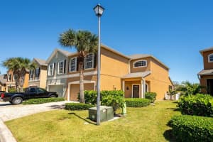581 Bismarck Way 103, Melbourne, FL 32903 Sold 05/20/24