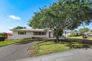 902 SW 27th Avenue, Boynton Beach, FL 33435 Sold 05/23/24