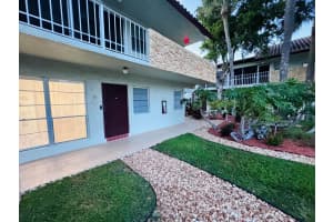 860 SE 6th Avenue 101, Deerfield Beach, FL 33441 Sold 09/20/24