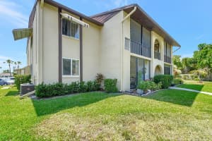 327 Pine Ridge Cir Apt C-1, Greenacres, FL 33463, Sold 06/07/24