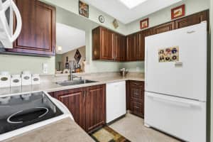 6936 Huntington Ln APT 403, Delray Beach, FL 33446, Sold 08/16/24