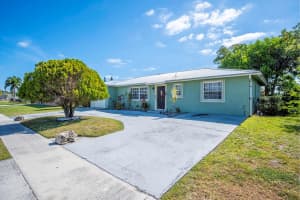 868 Hibiscus Drive, Royal Palm Beach, FL 33411 Sold 06/10/24