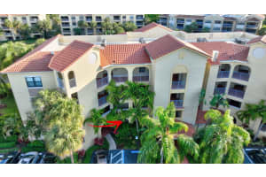 500 Uno Lago Drive 102, Juno Beach, FL 33408 Sold 05/24/24