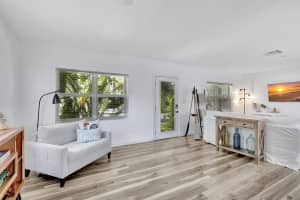 744 New York Street, West Palm Beach, FL 33401 Sold 10/03/24