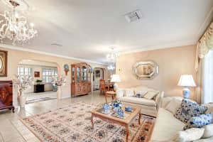 702 SW 24th Avenue, Boynton Beach, FL 33435 Sold 06/10/24