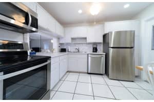 215 SE 3rd Avenue 405a, Hallandale Beach, FL 33009 Sold 07/18/24