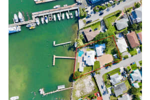 257 E 23rd Street, Riviera Beach, FL 33404 - MLS#R10980697