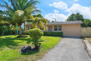 901 Caroline Avenue, West Palm Beach, FL 33413 Sold 06/26/24